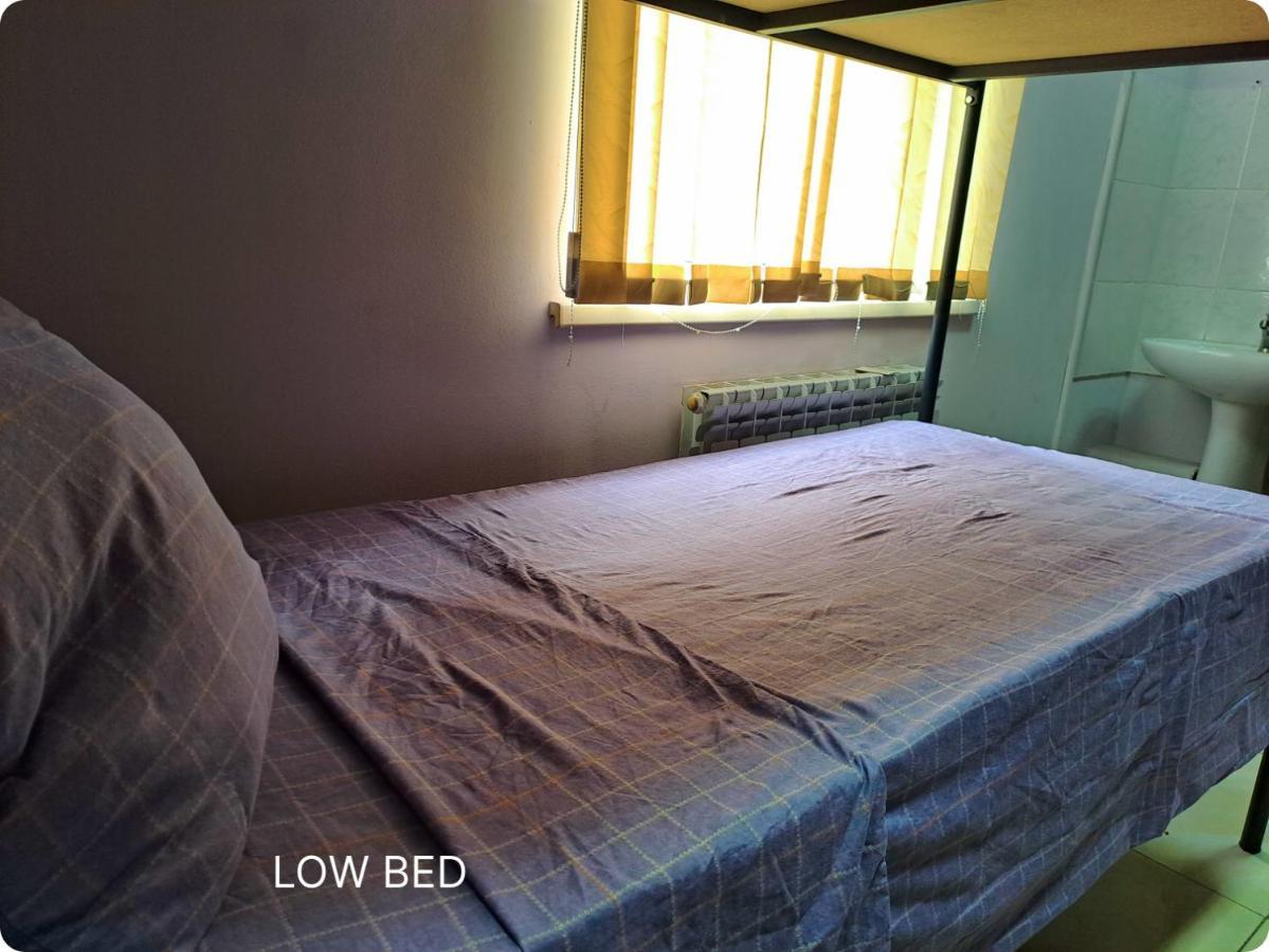 Fox Park Hostel อัลมาตี ภายนอก รูปภาพ