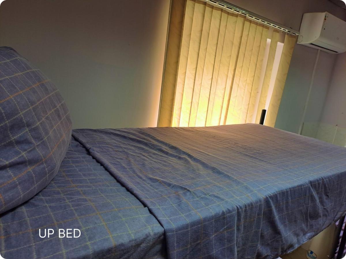 Fox Park Hostel อัลมาตี ภายนอก รูปภาพ